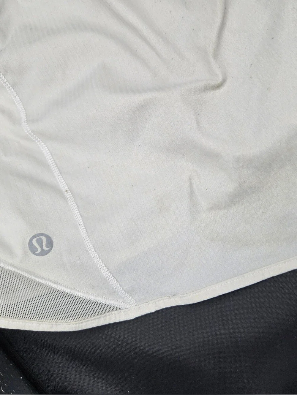 Lululemon Shorts Women's Ocean Hotty Hot II Lined Running Mesh Sides Sz 8